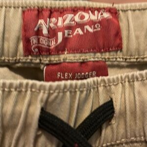 Arizona jean co khaki cargo joggers size 32